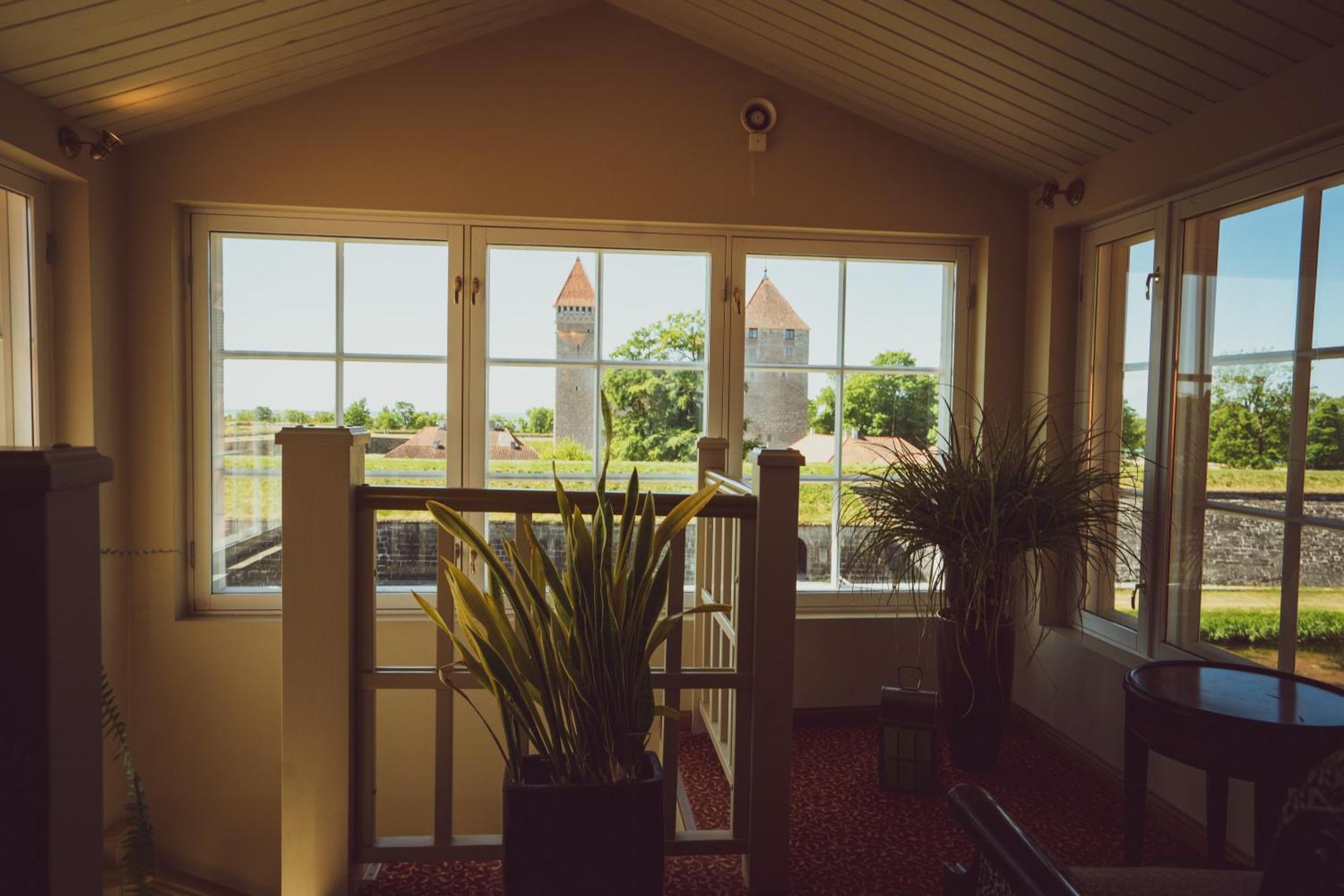 Ekesparre Boutique Hotel Kuressaare Bagian luar foto